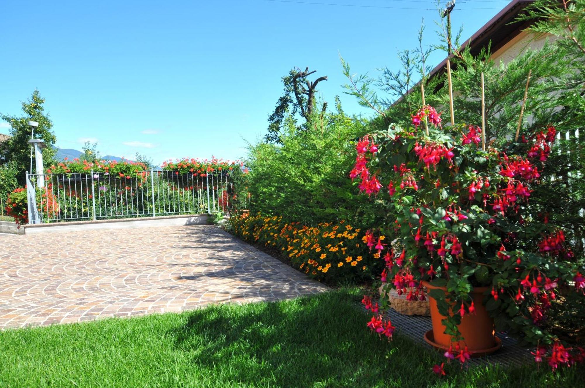 Agritur Le Pergolette Villa Tassullo Exterior photo